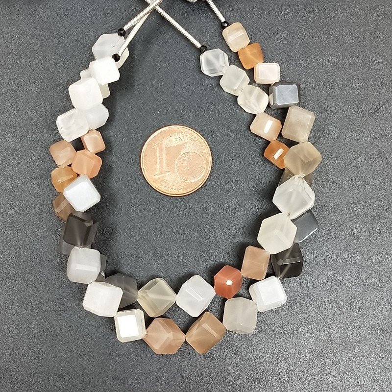 Pietra Di Luna Multi Naturale Perline Forma Cubetti con Foro Diagonale Sfaccettato a Mano