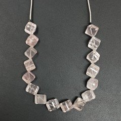 Quarzo Rosa Naturale Perline Forma Cubetti con Foro Diagonale Sfaccettato a Mano