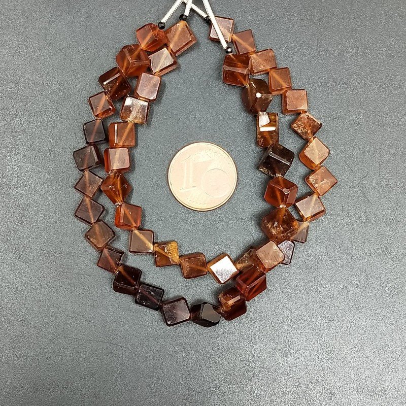 Hessonite Naturale Perline Forma Cubetti con Foro Diagonale Sfaccettato a Mano