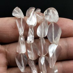 Quarzo Rosa Naturale in Perline Forma Goccia Twist Sfaccettato a Mano Foro Passante