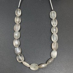 Pietra Di Luna Bianca (Adularia) Naturale in Perline Forma Ovale Piatto Sfaccettato a Mano Foro Passante