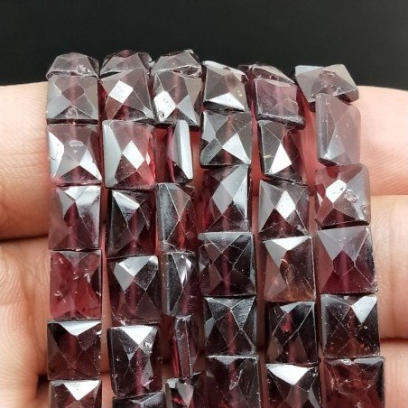 Granato Naturale in Perline Forma Rettangolare Piatto Sfaccettato Foro Passante 06-08X08-10mm