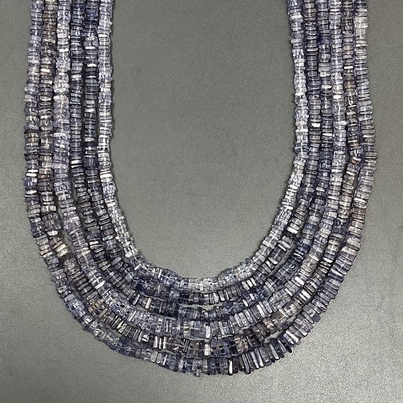 Iolite Naturale Perline Forma Quadrato Heshi Liscio Foro Centrale a Gradazione 04mm-08mm Iolite Naturale Perline Forma Quadrato Heshi Liscio Foro Centrale a Gradazione 04mm-08mm
