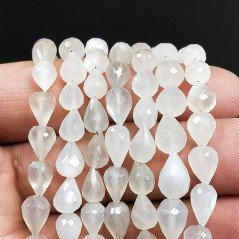 Pietra Di Luna Bianca Adularia Naturale in Perline Forma Goccia Tondo Sfaccettato a Mano Foro Passante Pietra Di Luna Bianca Adularia Naturale in Perline Forma Goccia Tondo Sfaccettato a Mano Foro Passante