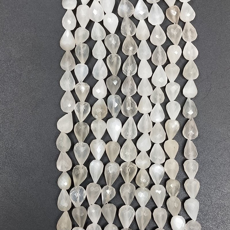 Pietra Di Luna Bianca Adularia Naturale in Perline Forma Goccia Tondo Sfaccettato a Mano Foro Passante Pietra Di Luna Bianca Adularia Naturale in Perline Forma Goccia Tondo Sfaccettato a Mano Foro Passante