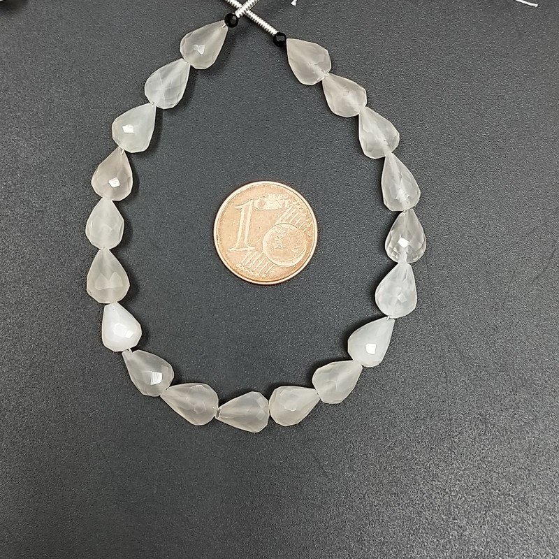 Pietra Di Luna Bianca Adularia Naturale in Perline Forma Goccia Tondo Sfaccettato a Mano Foro Passante Pietra Di Luna Bianca Adularia Naturale in Perline Forma Goccia Tondo Sfaccettato a Mano Foro Passante