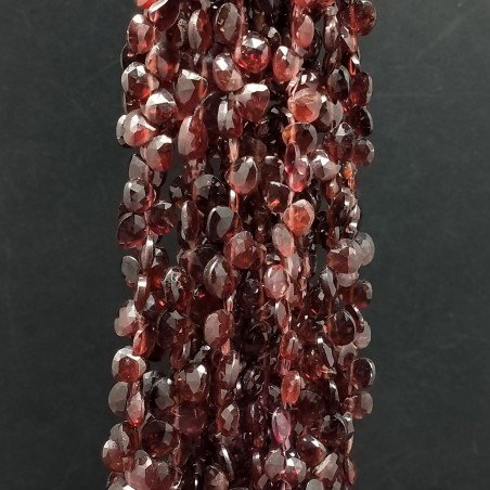Granato Rosso Naturale Perline Forma Cuore Piatto Sfaccettato a Mano Foro Laterale