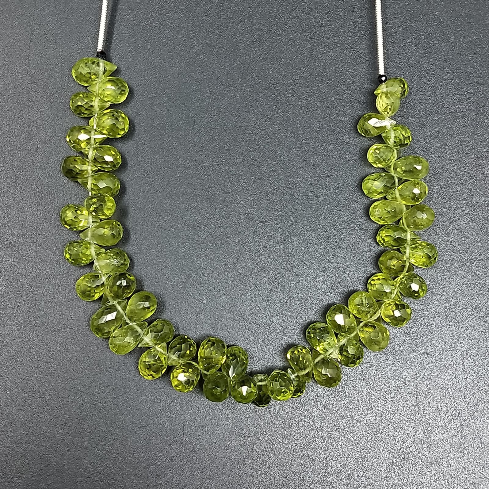 Peridotto Naturale in Perline Forma Goccia Tondo Sfaccettato a Mano Foro Laterale