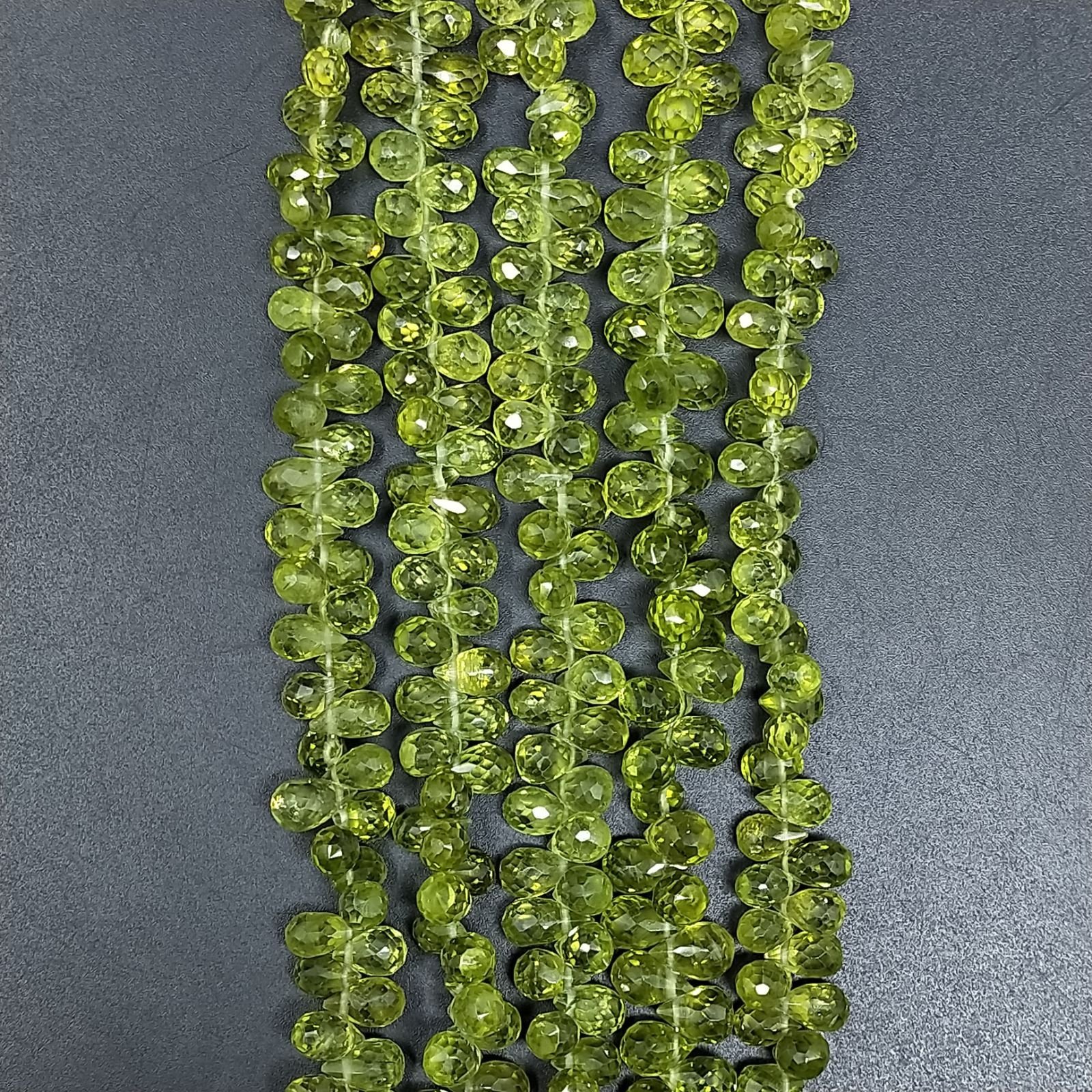 Peridotto Naturale in Perline Forma Goccia Tondo Sfaccettato a Mano Foro Laterale