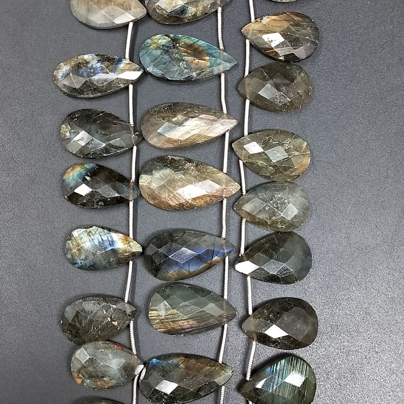 Labradorite Naturale in Perline Forma Goccia Piatto Sfaccettato a Mano Foro Laterale 10-24X20-36mm
