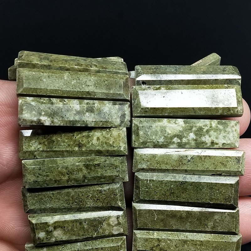 Serpentite Naturale Perline Forma Frange Rettangolare Piatto Sfaccettato a Mano Piatto Foro Laterale
