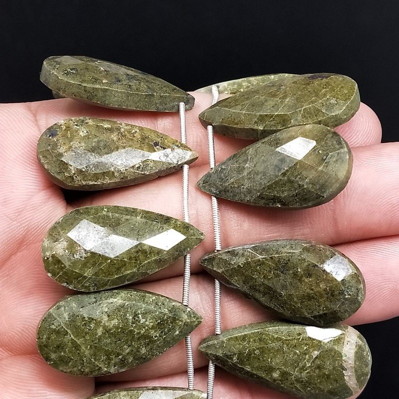 Serpentite Naturale in Perline Forma Goccia Piatto Sfaccettato a Mano Foro Laterale
