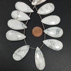 Aulite Bianca Naturale in Perline Forma Goccia Piatto Sfaccettato a Mano Foro Laterale
