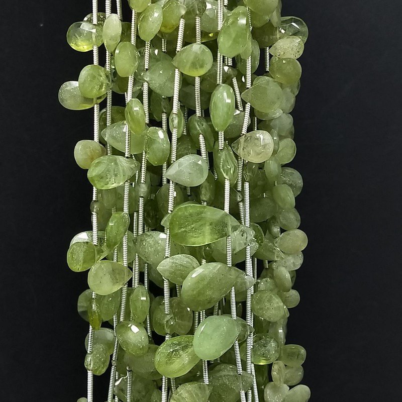 Zaffiro Verde Naturale in Perline Forma Goccia Piatto Sfaccettato a Mano Foro Laterale