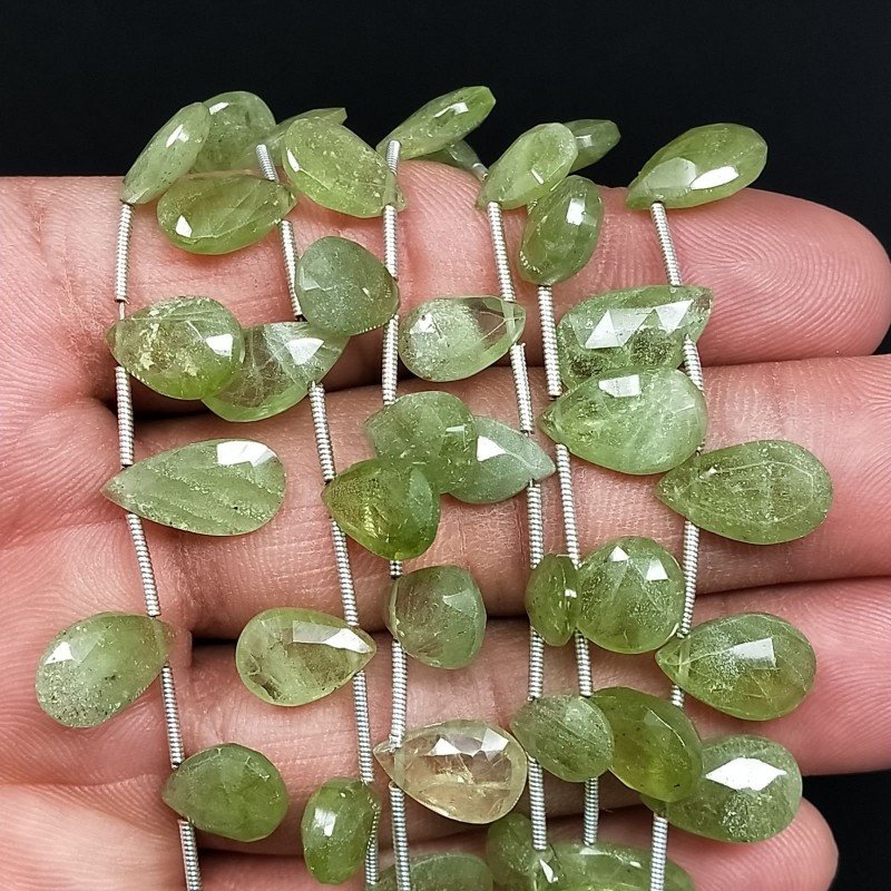 Zaffiro Verde Naturale in Perline Forma Goccia Piatto Sfaccettato a Mano Foro Laterale