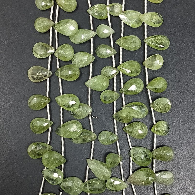 Zaffiro Verde Naturale in Perline Forma Goccia Piatto Sfaccettato a Mano Foro Laterale