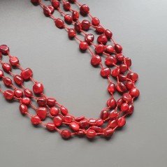 Collana girocollo madreperla rossa a 4 fili sassi lisci annodato