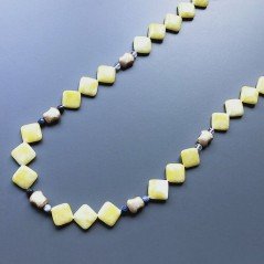 Collana giada limone quadrato foro diagonale liscio 20 mm con pietre dure miste e argemto indiano dorato annodato