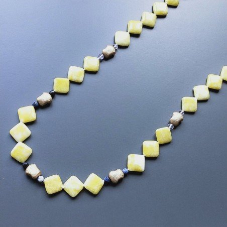 Collana giada limone quadrato foro diagonale liscio 20 mm con pietre dure miste e argemto indiano dorato annodato