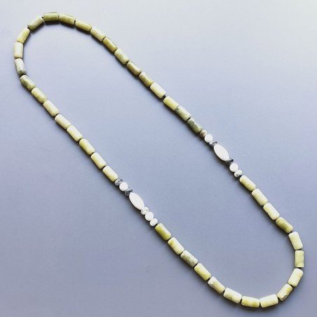Collana giada oliva cilindro liscio 8x15 mm con pietre dure miste annodato