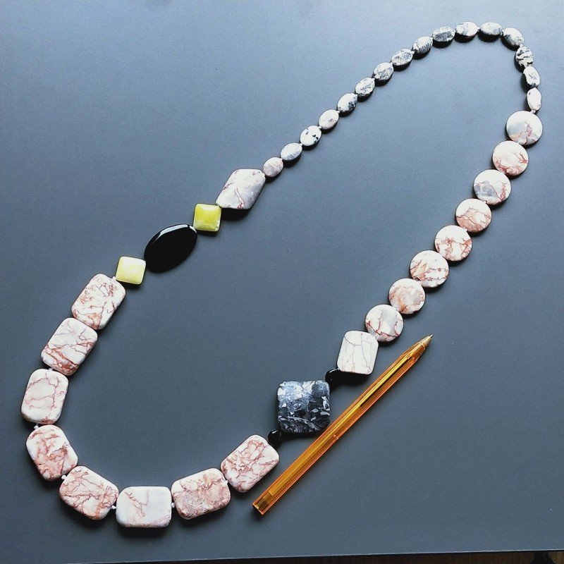 Collana diaspro picasso rosa e nero mix ovale liscio con diaspro rosa multiforme e centrali pietre miste annodato