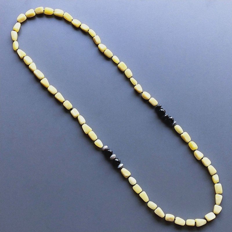Collana giada oliva sassi lisci con pietre dure miste annodato