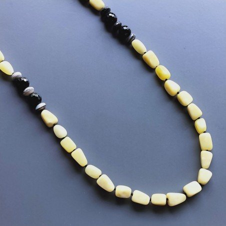 Collana giada oliva sassi lisci con pietre dure miste annodato