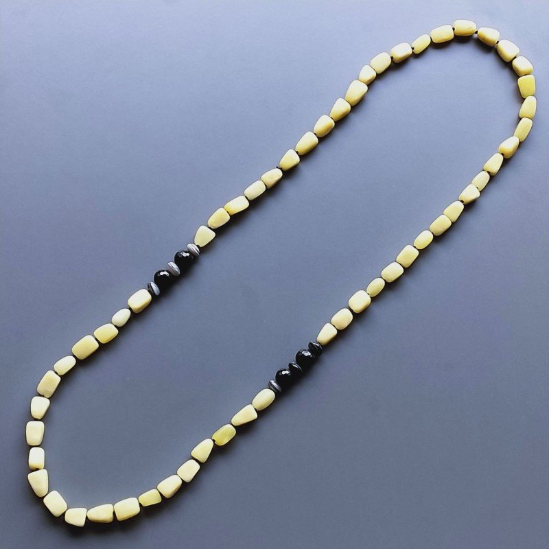 Collana giada oliva sassi lisci con pietre dure miste annodato