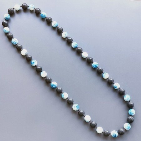 Collana pietra lavica sferica con resina ambra blu sferico liscio 14 mm annodato