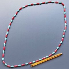 Collana pasta di turchese ovale liscio 6x12 e corallo di bamboo gocce liscio 5x14 mm annodato
