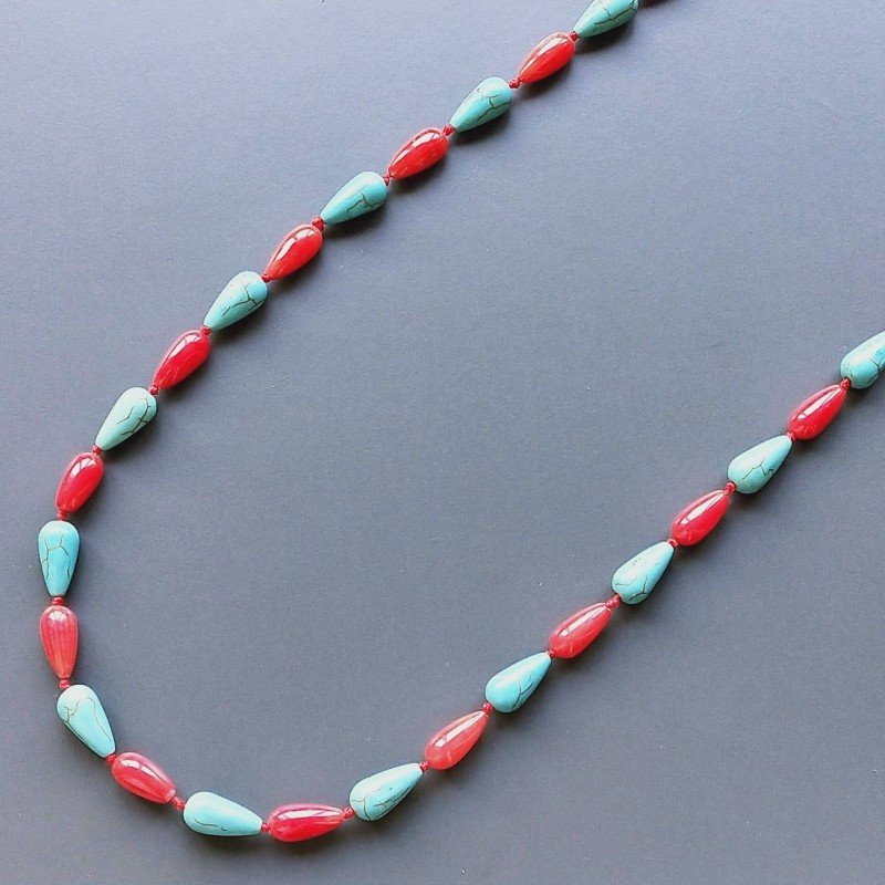 Collana pasta di turchese gocce liscio 7x13 mm e corallo bamboo gocce liscio 5x12 mm annodato Collana pasta di turchese gocce liscio 7x13 mm e corallo bamboo gocce liscio 5x12 mm annodato