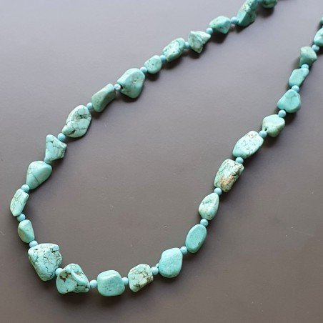 Collana girocollo pasta di turchese sassi irregolari infilato