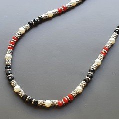 Collana girocollo cristallo multicolore rondelle sfac 8 mm con perle di fiume e ottone argentato lavorato 8mm infilato