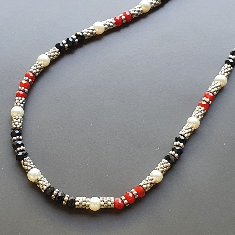 Collana girocollo cristallo multicolore rondelle sfac 8 mm con perle di fiume e ottone argentato lavorato 8mm infilato
