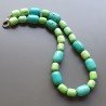 Collana girocollo aulite verde12x15 mm e azzurra 15x20 mm cilindro annodato