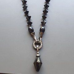 Collana girocollo cristallo rombo sfac di vari colori con pendente annodato Collana girocollo cristallo rombo sfac di vari colori con pendente annodato