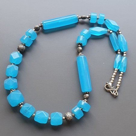 Collana girocollo cristallo azzurro sfac forme miste con ottone argentato lavorato infilato