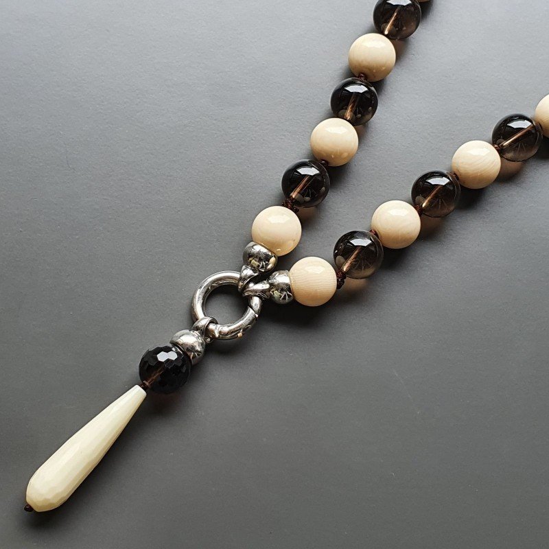 Collana girocollo quarzo fume forme miste con pietre dure miste e pendente annodato