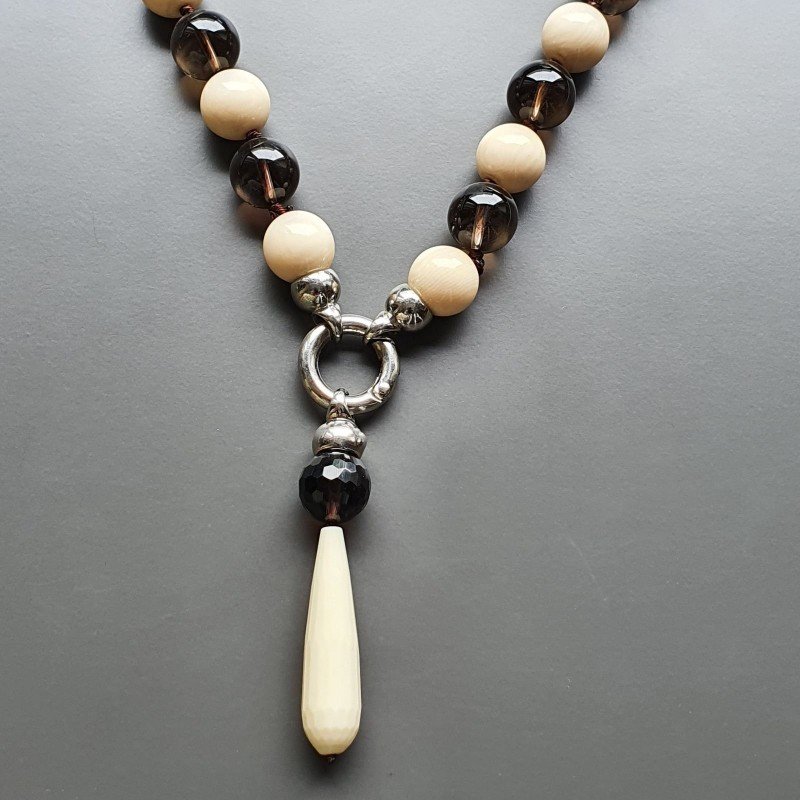 Collana girocollo quarzo fume forme miste con pietre dure miste e pendente annodato