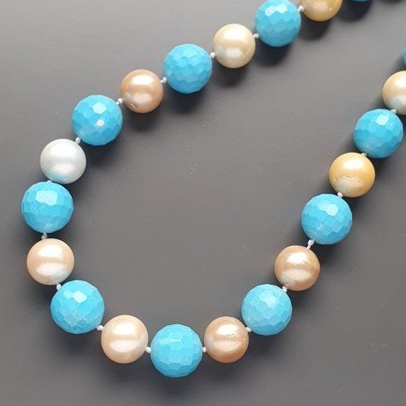 Collana girocollo perle di maiorca tondo liscia con pietre dure miste e ciondolo annodato