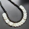 Collana girocollo giada naturale tondo liscio 8 mm con madreperla moneta liscia infilata 24 mm infilata