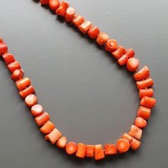 Collana girocollo corallo bambo arancione forma bambo annodato