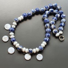 Collana girocollo cristallo con ideogrammi cinesi tondo liscio e agata bianca rondelle sfac infilato