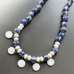 Collana girocollo cristallo con ideogrammi cinesi tondo liscio e agata bianca rondelle sfac infilato