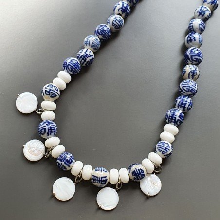Collana girocollo cristallo con ideogrammi cinesi tondo liscio e agata bianca rondelle sfac infilato