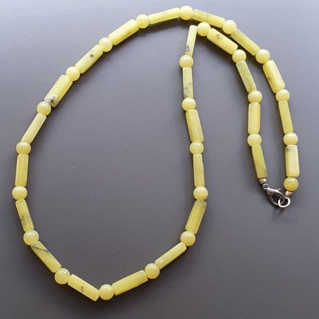 Collana girocollo giada oliva forme miste infilata
