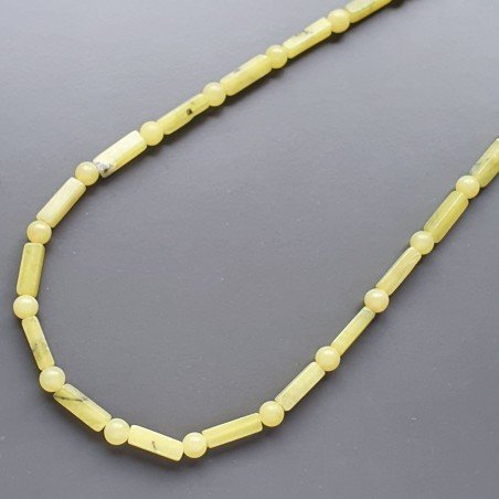 Collana girocollo giada oliva forme miste infilata
