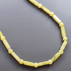 Collana girocollo giada oliva forme miste infilata