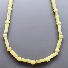 Collana girocollo giada oliva forme miste infilata