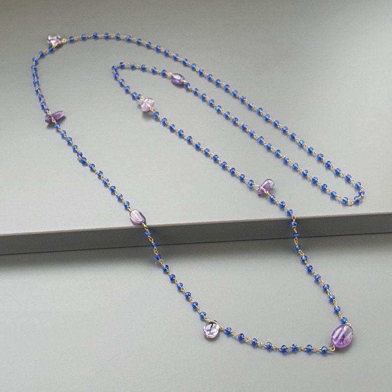 Collana A Nodo Orafo Dorato Con Cristallo Blu E Ametista Collana A Nodo Orafo Dorato Con Cristallo Blu E Ametista